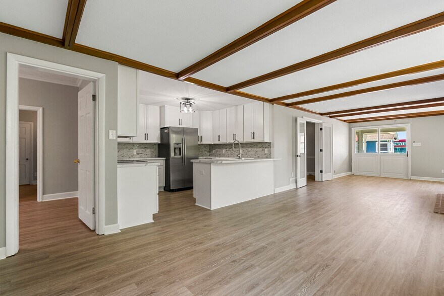 More Photos Of 454 Big Hill Ave, Richmond Office For Sale