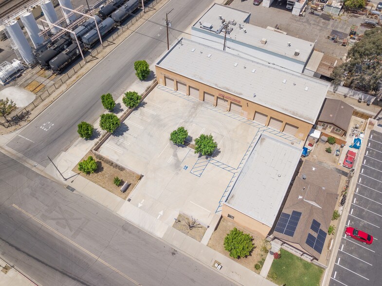 More Photos Of 291-293 W H St, Colton Auto Repair For Lease