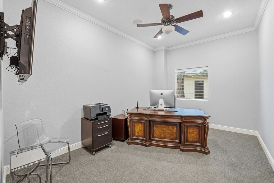 More Photos Of 15303 Huebner Rd, San Antonio Medical For Sale