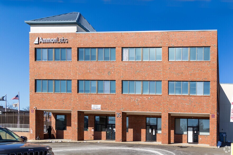 More Photos Of 35 E Blancke St, Linden Medical For Lease