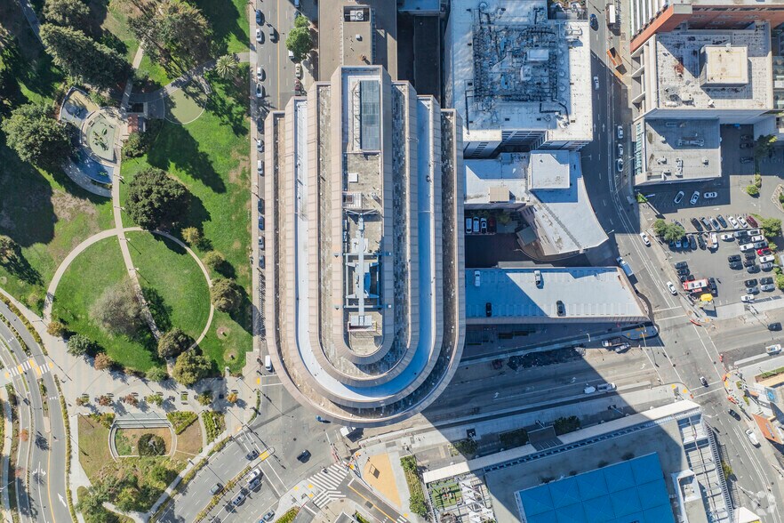 More Photos Of 1999 Harrison St, Oakland Office For Lease