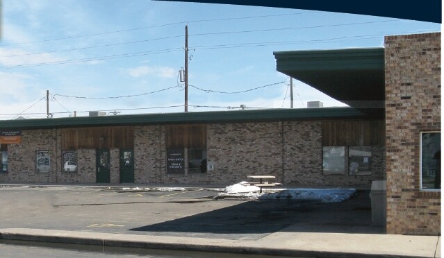 More Photos Of 218 N 2nd St, La Salle Storefront For Lease