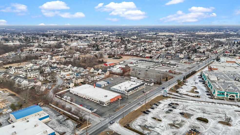 More Photos Of 1010 Spruce St, Lawrenceville Warehouse For Sale