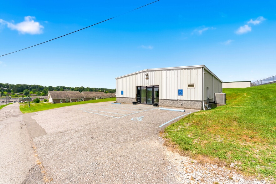 More Photos Of 161 Adena Ln, Clarksburg Office For Lease