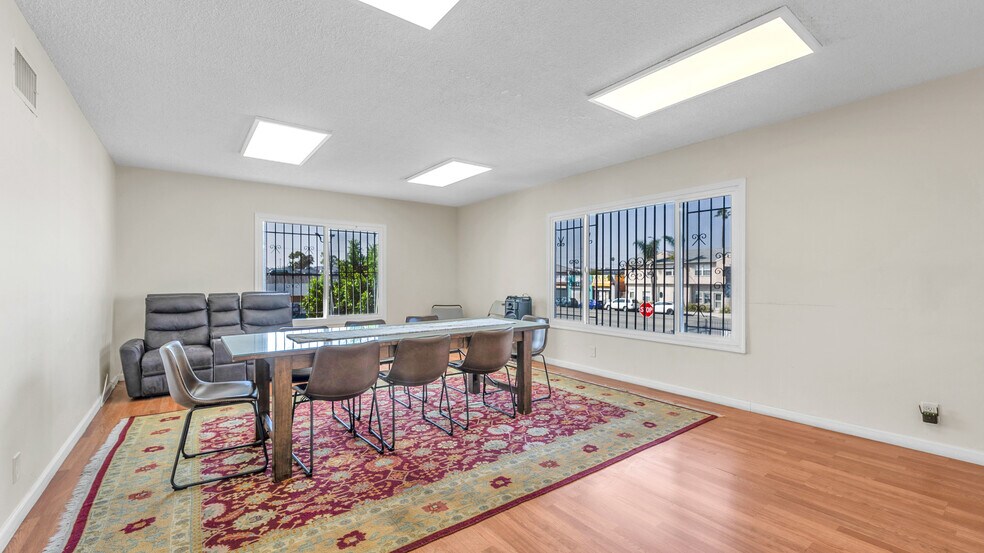 More Photos Of 6622-6630 Crenshaw Blvd, Los Angeles Storefront Retail Residential For Sale