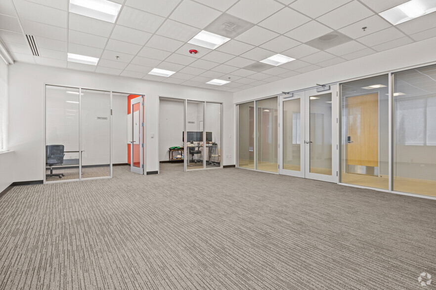 More Photos Of 555 S Independence Blvd, Virginia Beach Office For Lease