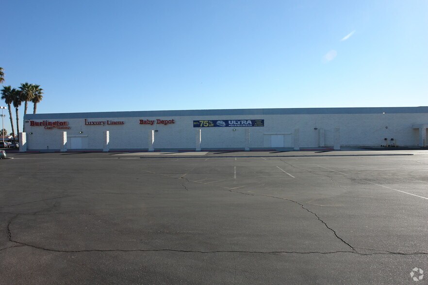 More Photos Of 5959 W Sahara Ave, Las Vegas Freestanding For Lease