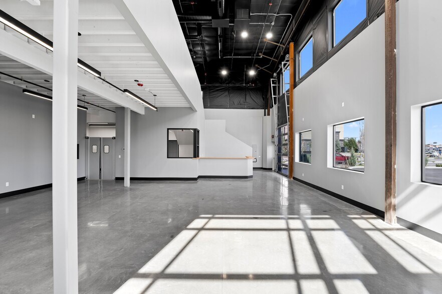 More Photos Of 6902 Rodeo Dr, Pasco Flex For Lease