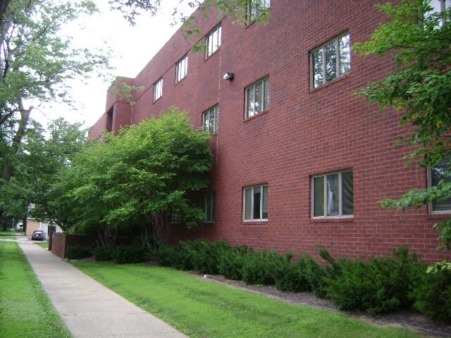 More Photos Of 509-511 W Capitol Ave, Springfield Office For Sale