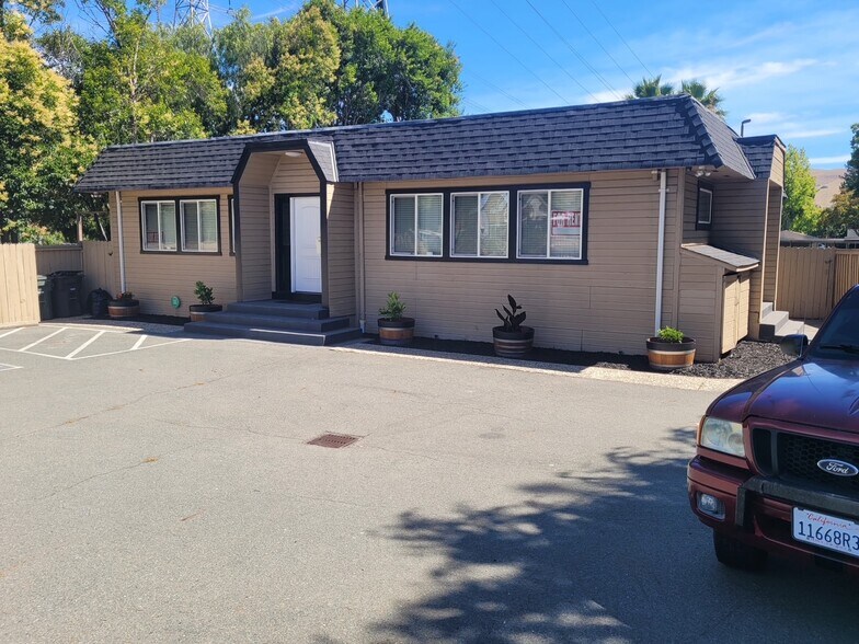 More Photos Of 5375 Clayton Rd, Concord Office For Sale
