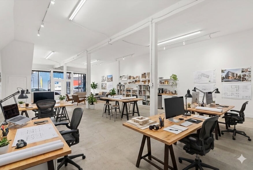 More Photos Of 4860 W Adams Blvd, Los Angeles Storefront Retail Residential For Lease