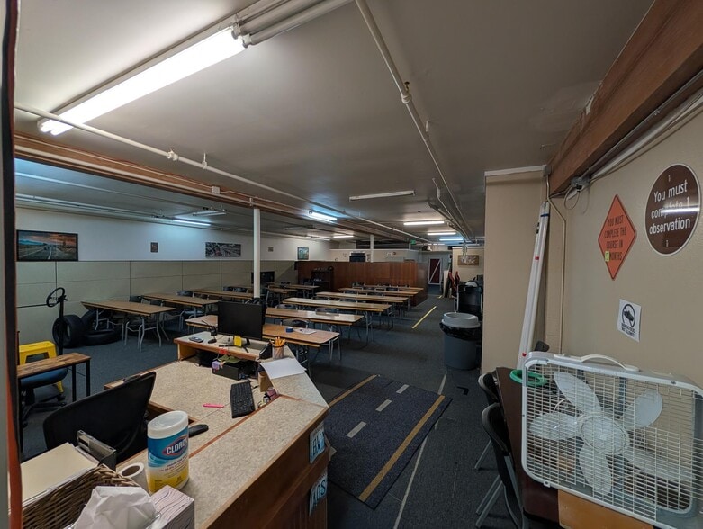 More Photos Of 18411-18421 Highway 99, Lynnwood Storefront For Lease