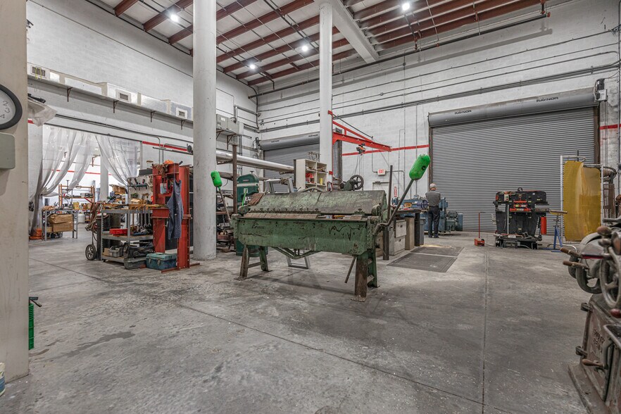 More Photos Of 10951 Harmony Park Dr, Bonita Springs Warehouse For Lease