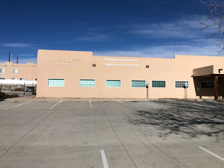 More Photos Of 1800 E 30th St, Farmington Office For Lease
