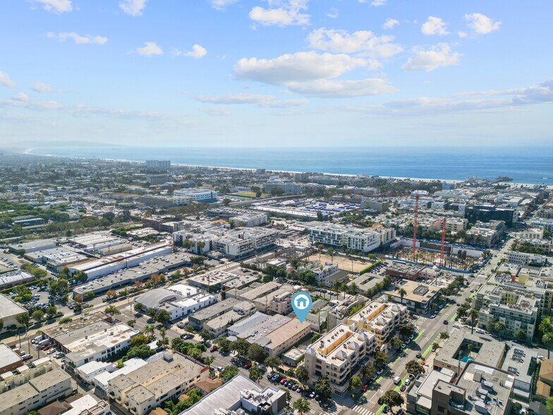 More Photos Of 1518 10th St, Santa Monica Apartments For Sale