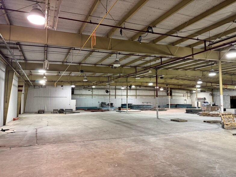 More Photos Of 398 Vinita Allen Rd, Atoka Warehouse For Sale