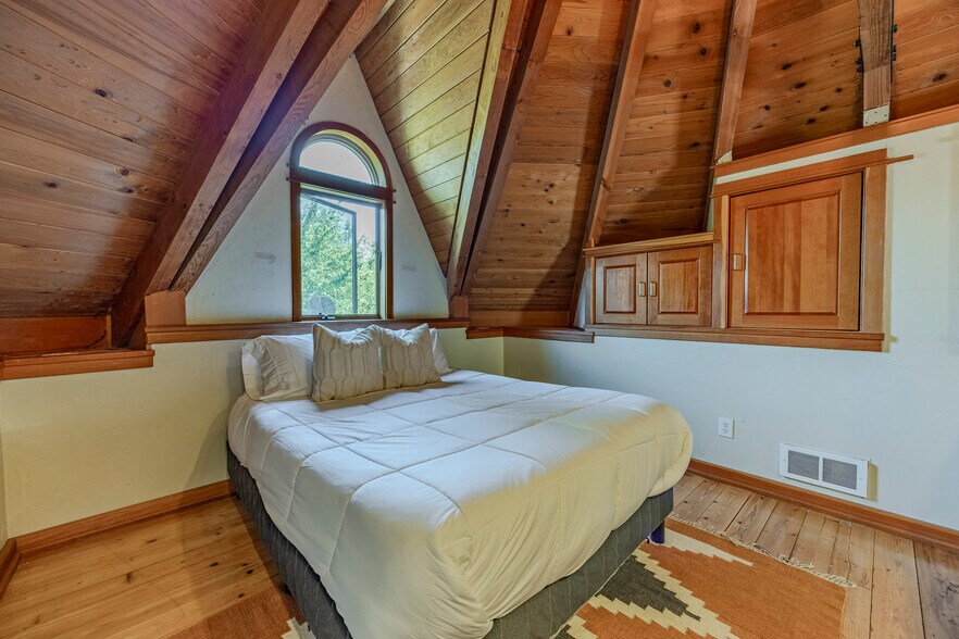 More Photos Of 1820 E 28th Ave, Eugene Multifamily For Sale