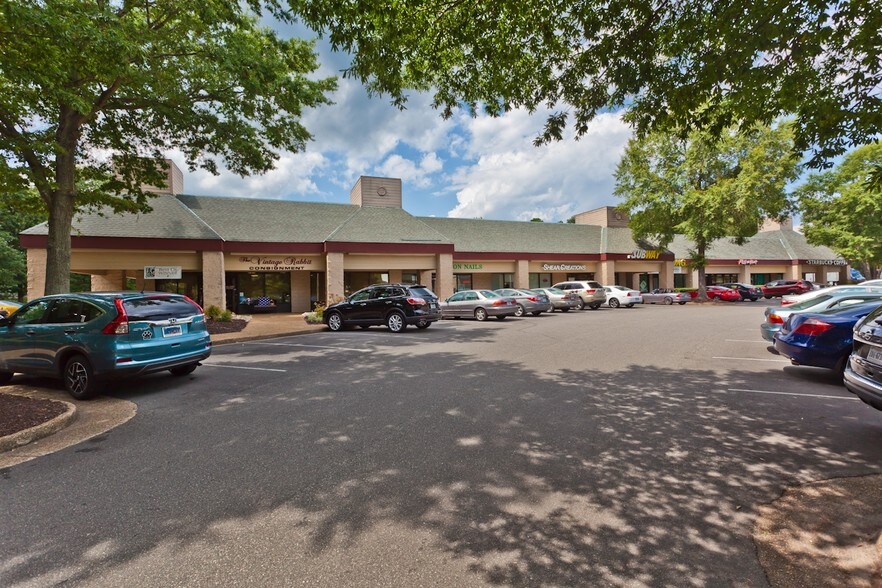 More Photos Of 240 McLaws Cir, Williamsburg General Retail For Lease