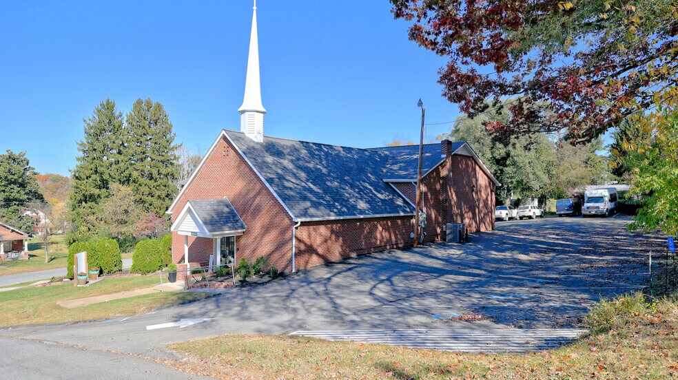 More Photos Of 301 Bolling St, Radford Religious Facility For Sale