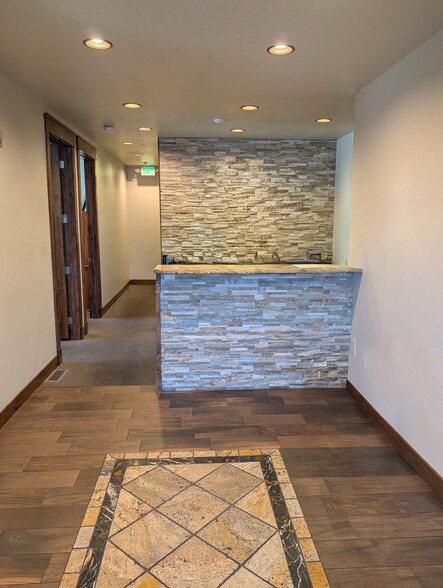More Photos Of 2680 S Eagle Rd, Meridian Medical For Lease