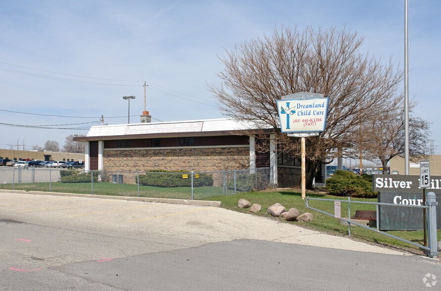 More Photos Of 6063-6245 N Teutonia Ave, Milwaukee Unknown For Lease