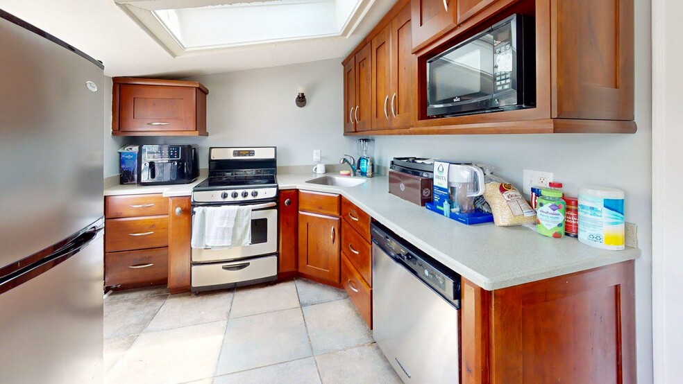 More Photos Of 1815 Carolina Beach Rd, Wilmington Office For Sale