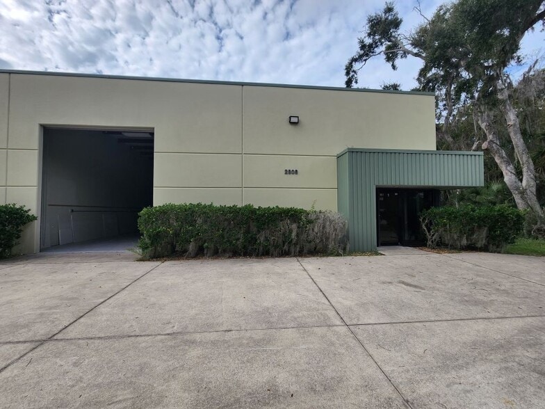 Primary Photo Of 2808 Hibiscus Dr, Edgewater Flex For Lease