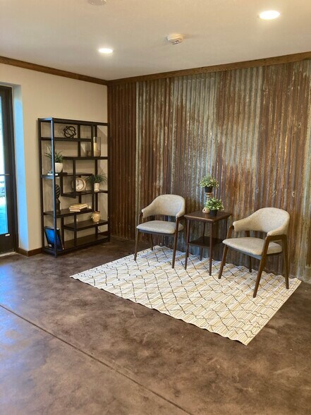 More Photos Of 1420 N Main St, Gladewater Warehouse For Lease