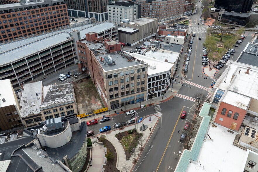 More Photos Of 15 Bank St, Stamford Office For Lease