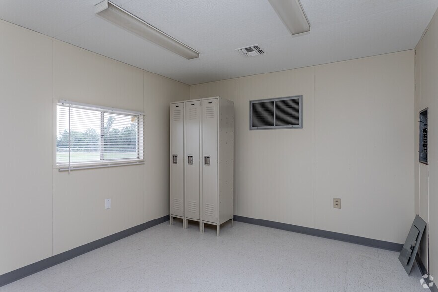 More Photos Of 3600 NW Lawton Rd, Columbus Land For Lease