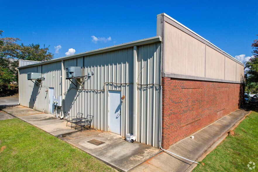 More Photos Of 7559 Kayne Blvd, Columbus Freestanding For Lease
