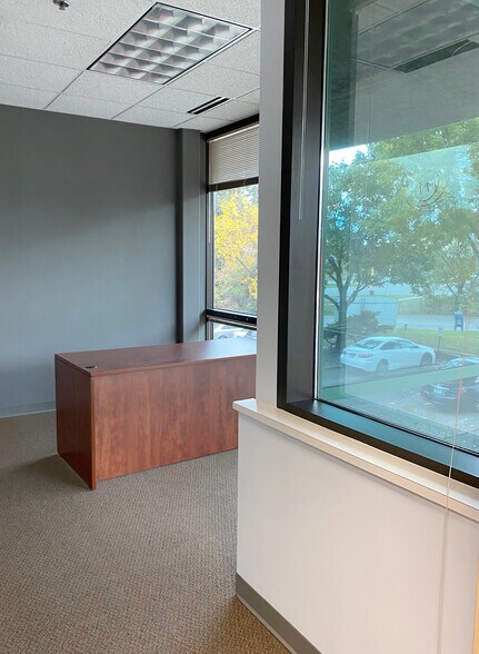 More Photos Of 941 Hillwind Rd NE, Minneapolis Medical For Lease