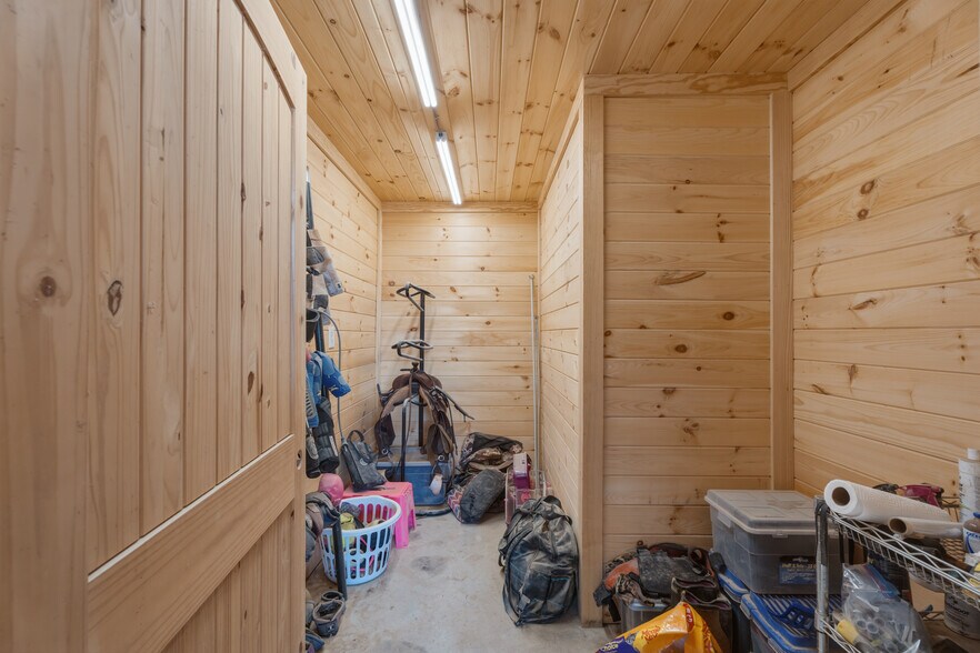 More Photos Of 13354 E 520 Rd, Colcord Sports And Entertainment For Sale