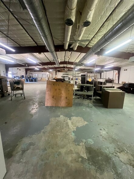 More Photos Of 6600 E Main St, Cushing Flex For Lease