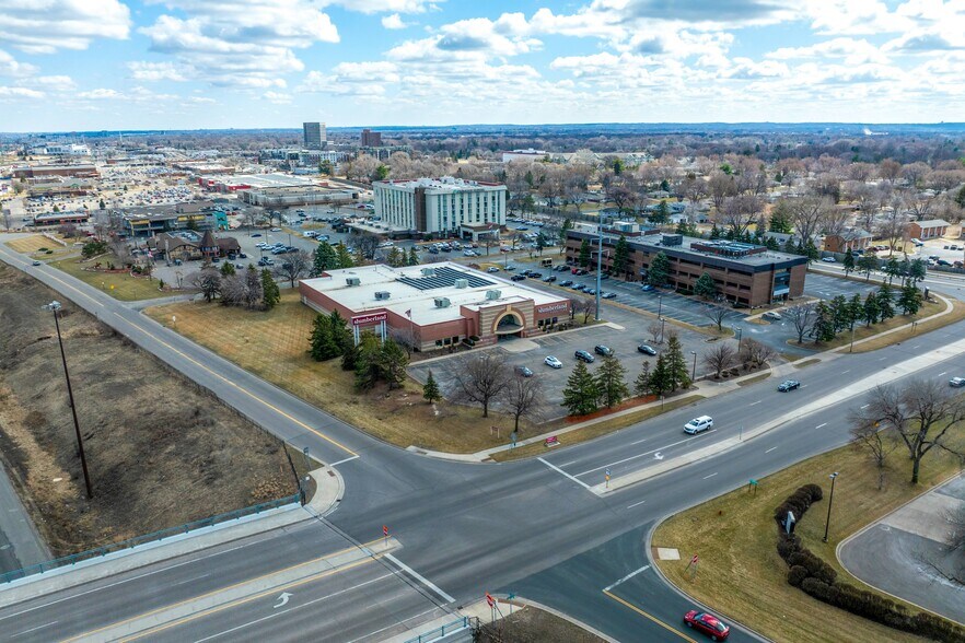 More Photos Of 7801 S Xerxes Ave, Bloomington General Retail For Sale