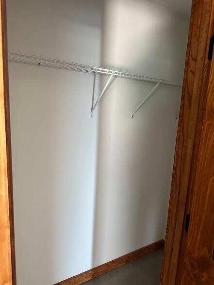 More Photos Of 4072 Old Lorena Rd, Lorena Light Manufacturing For Lease