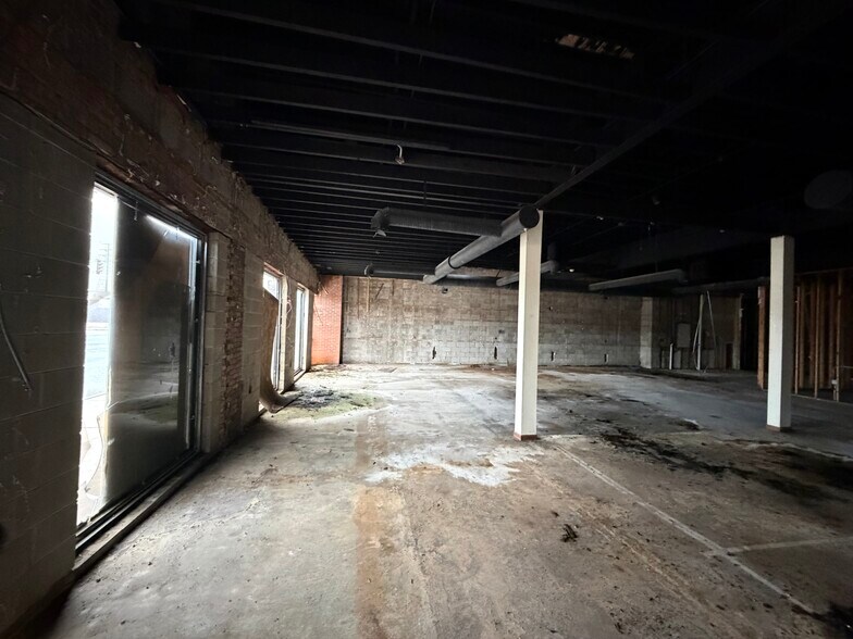 More Photos Of 529-535 E 5th Ave, Gary Restaurant For Lease