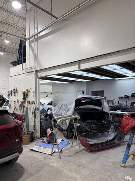 More Photos Of 9102 Industry Dr, Manassas Park Warehouse For Sale