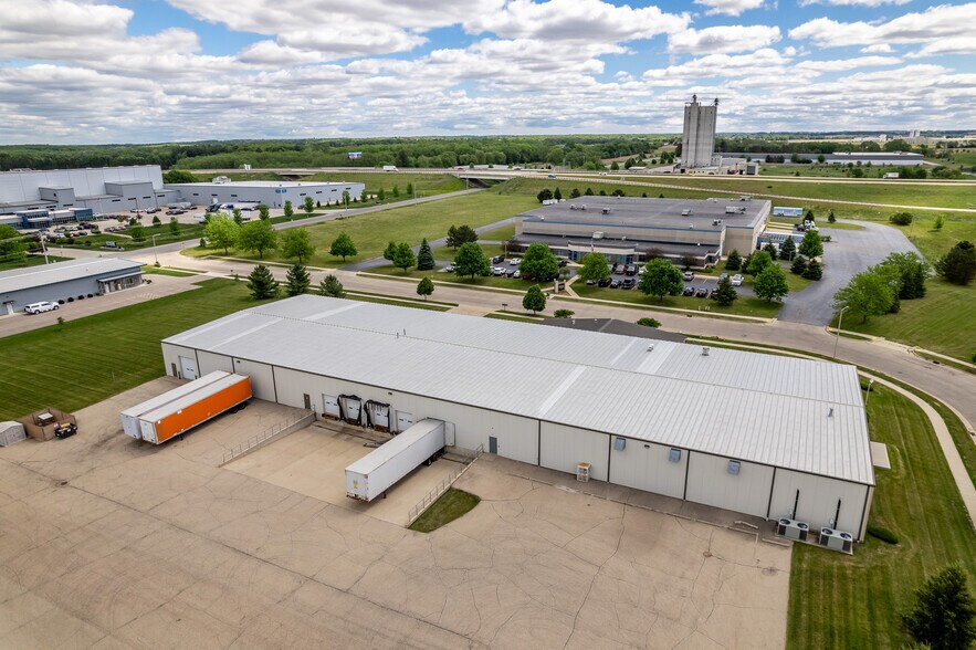 More Photos Of 621 Gateway Dr, Milton Manufacturing For Lease