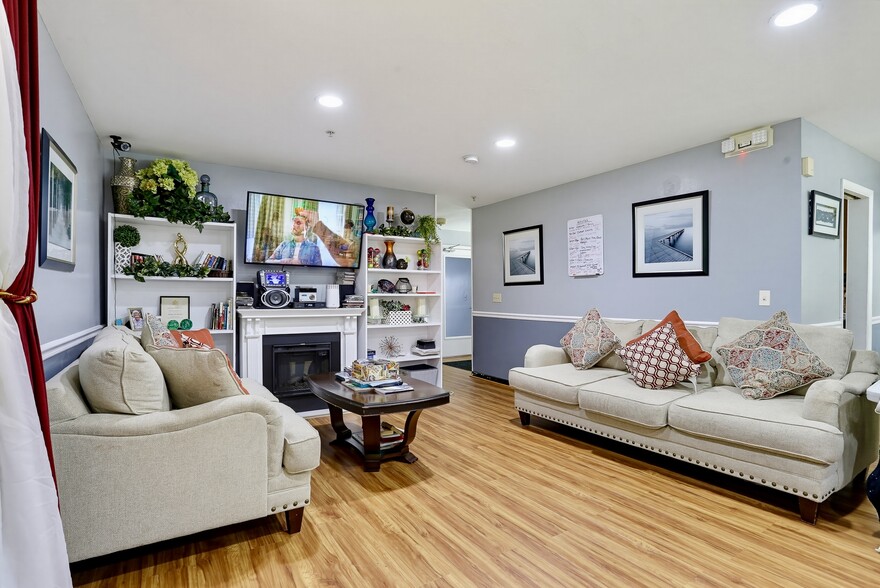 More Photos Of 515 Apple Grove Rd, Silver Spring Assisted Living For Sale