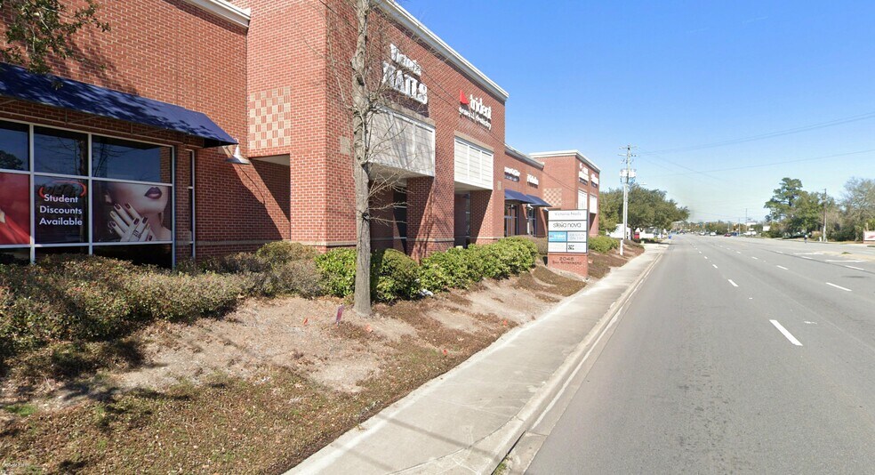 More Photos Of 2048 Sam Rittenburg Blvd, Charleston General Retail For Lease