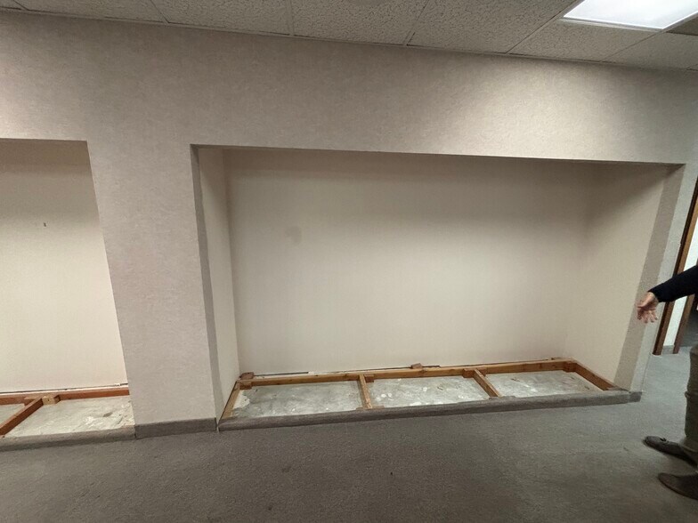 More Photos Of 456 Fulton St, Peoria Office For Sale