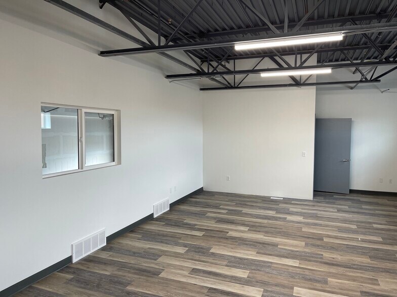 More Photos Of 8018 S Welby Park Dr, West Jordan Warehouse For Lease