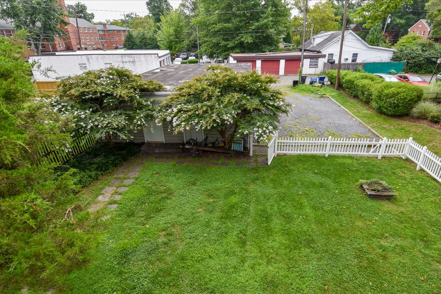 More Photos Of 1705 Commonwealth Ave, Alexandria Apartments For Sale