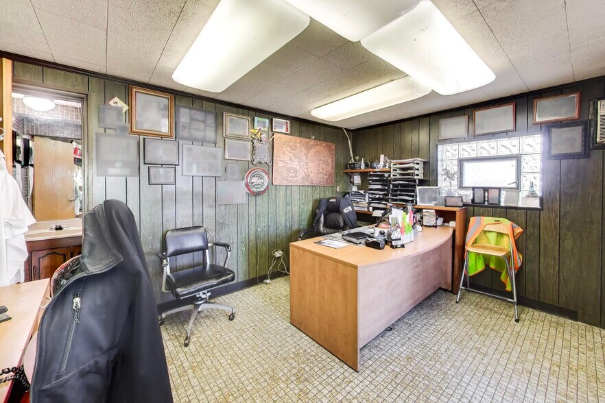 More Photos Of 325 W Roosevelt Rd, Villa Park Auto Repair For Sale