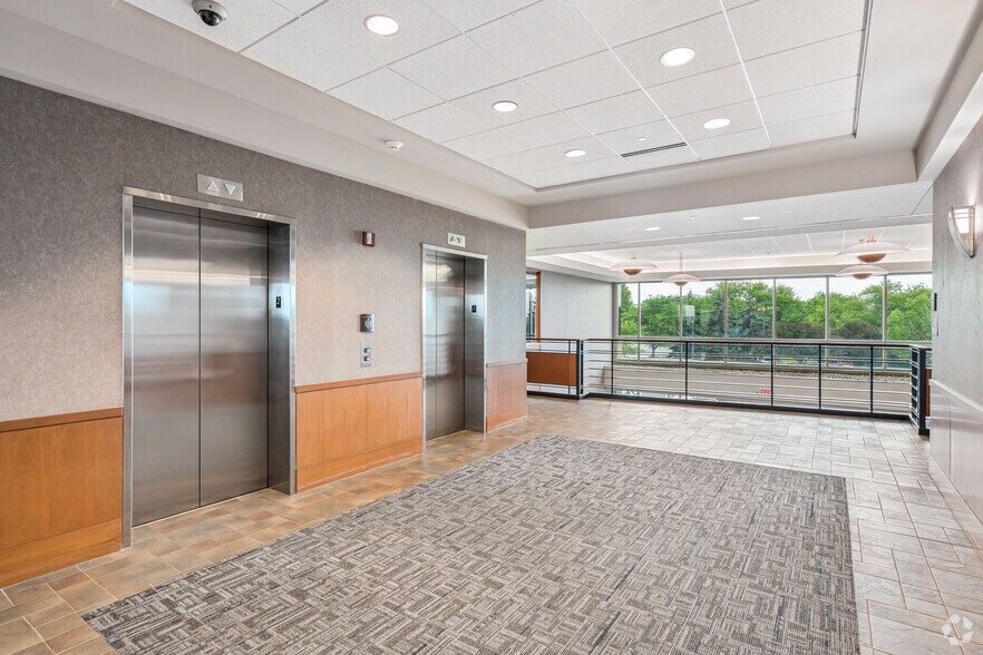 More Photos Of N16W23217 Stone Ridge Dr, Waukesha Office For Sale