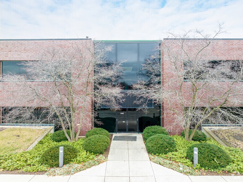 More Photos Of 1751 S Naperville Rd, Wheaton Medical For Sale