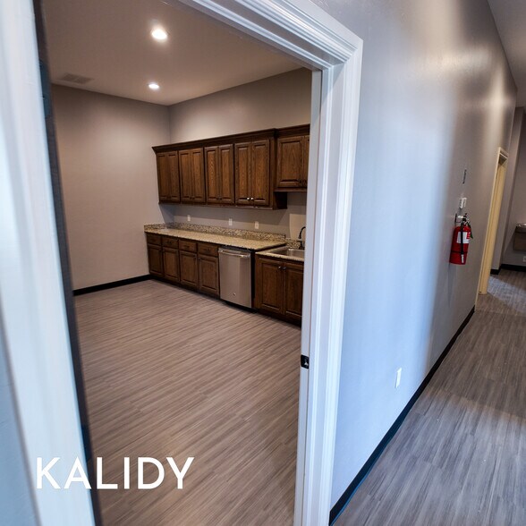 More Photos Of 2220 NW 164th St, Edmond Office For Sale