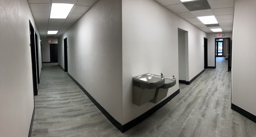 More Photos Of 13031 McGregor Blvd, Fort Myers Office For Lease