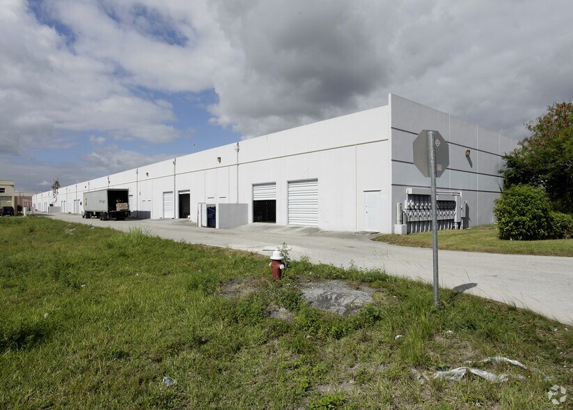 More Photos Of 2400 W 84th St, Hialeah Warehouse For Sale
